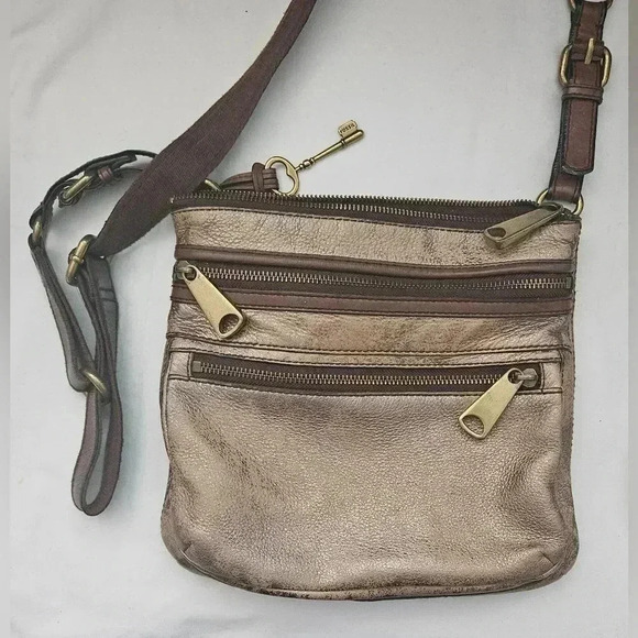 Fossil Explorer 100% Leather Brass Hardware Key  Zipper closer Crossbody Bag - Picture 2 of 8